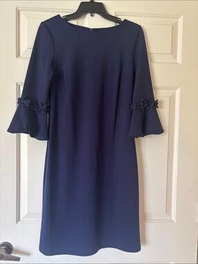Women's Navy Floral Bell-Sleeve Shift Dress